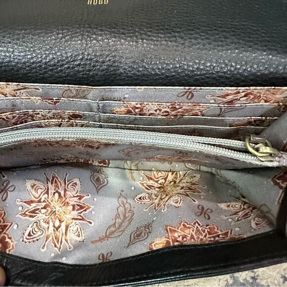 HOBO INTERNATIONAL Black Wristlet Long Wallet Leather 2 Ways To Wear - Picture 8 of 8